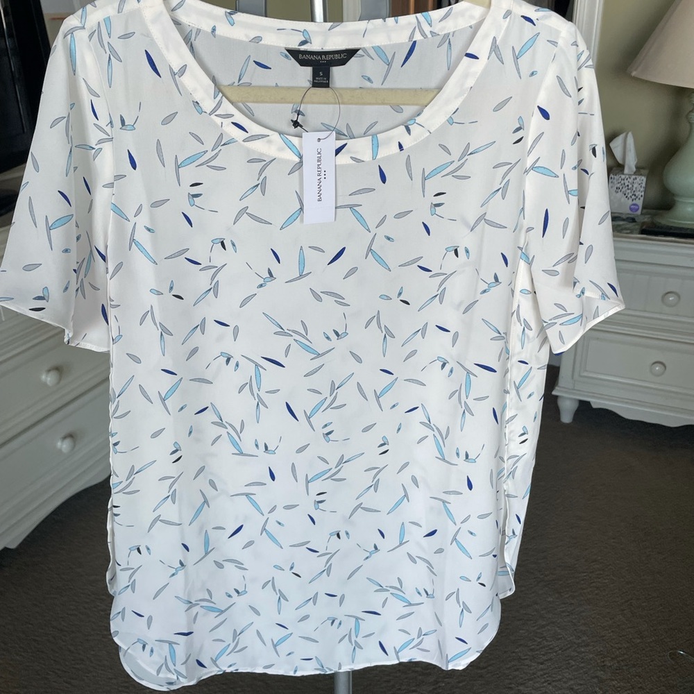 NWT Banana Republic Split Hem Short Sleeve Blouse